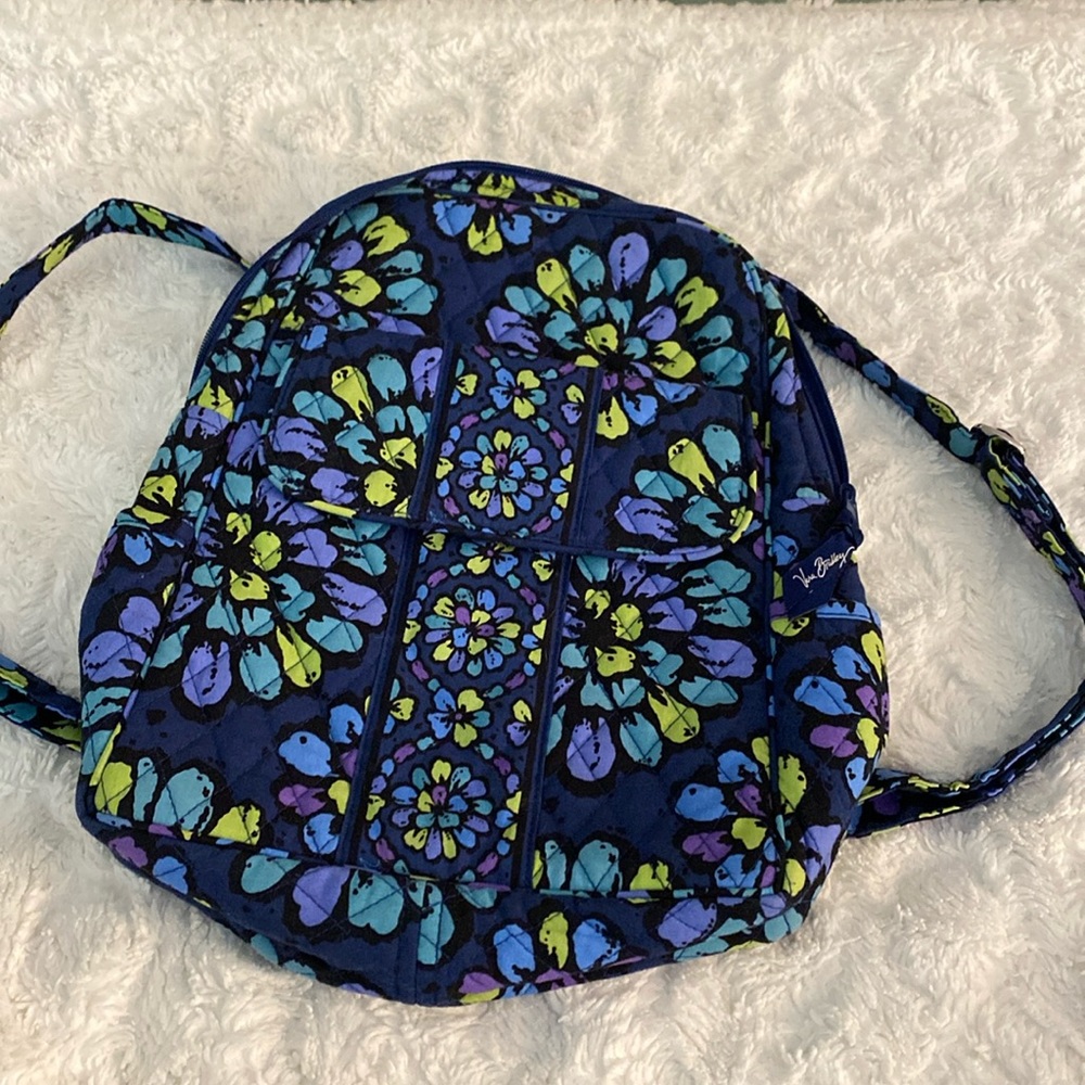 Vera Bradley EUC Indigo Pop Backpack